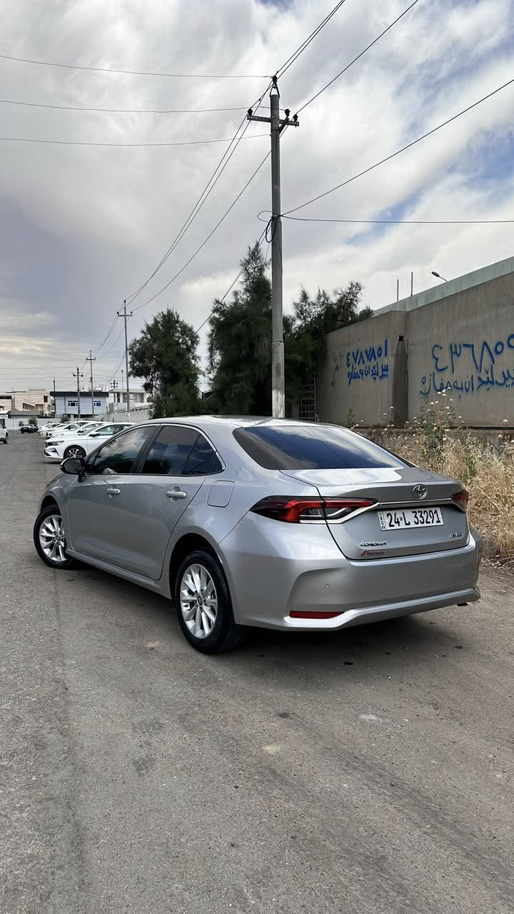 السلام عليكم
تويوتا كورلا 2022 خليجي 
شركه ساز SAS 
سياره كفاله عامه
سعر بلاششش  165$🔥💣
فول مواصفات للاخير 1/1
فتحة سقف
حجم المكينة : 1800 بنزين فقط
بصمة تشغيل 
دخول ذكي 
تبريد قطعتين 
شاحن لاسلكي وايرلس 
تحكم ستيرن 
مثبت سرعة 
شاشة 
كاميرا خلفي
جنح خلفي بلادي 
حساس امامي خلفي 
كفاله عامه من كلشي
السياره ماشيه(63)الف 
سياره رقم دهوك  تريد تعويل + وكاله شرط
مكان سياره اربيل
واتساب +كورك***********☎️
