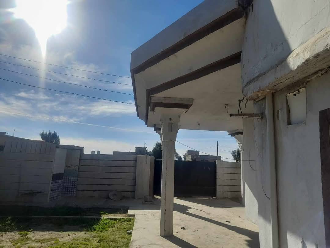 السلام عليكم ورحمة الله وبركاته 
#للبيع بيت في حي السكك 
مساحه 400 متر
طابو صرف 
استقبال و مطبخ و هول و غرفتين نوم و مجمع صحيات و مخزن خارجي
للاستفسار مراسلة الصفحه 
الاتصال *********** / ***********
