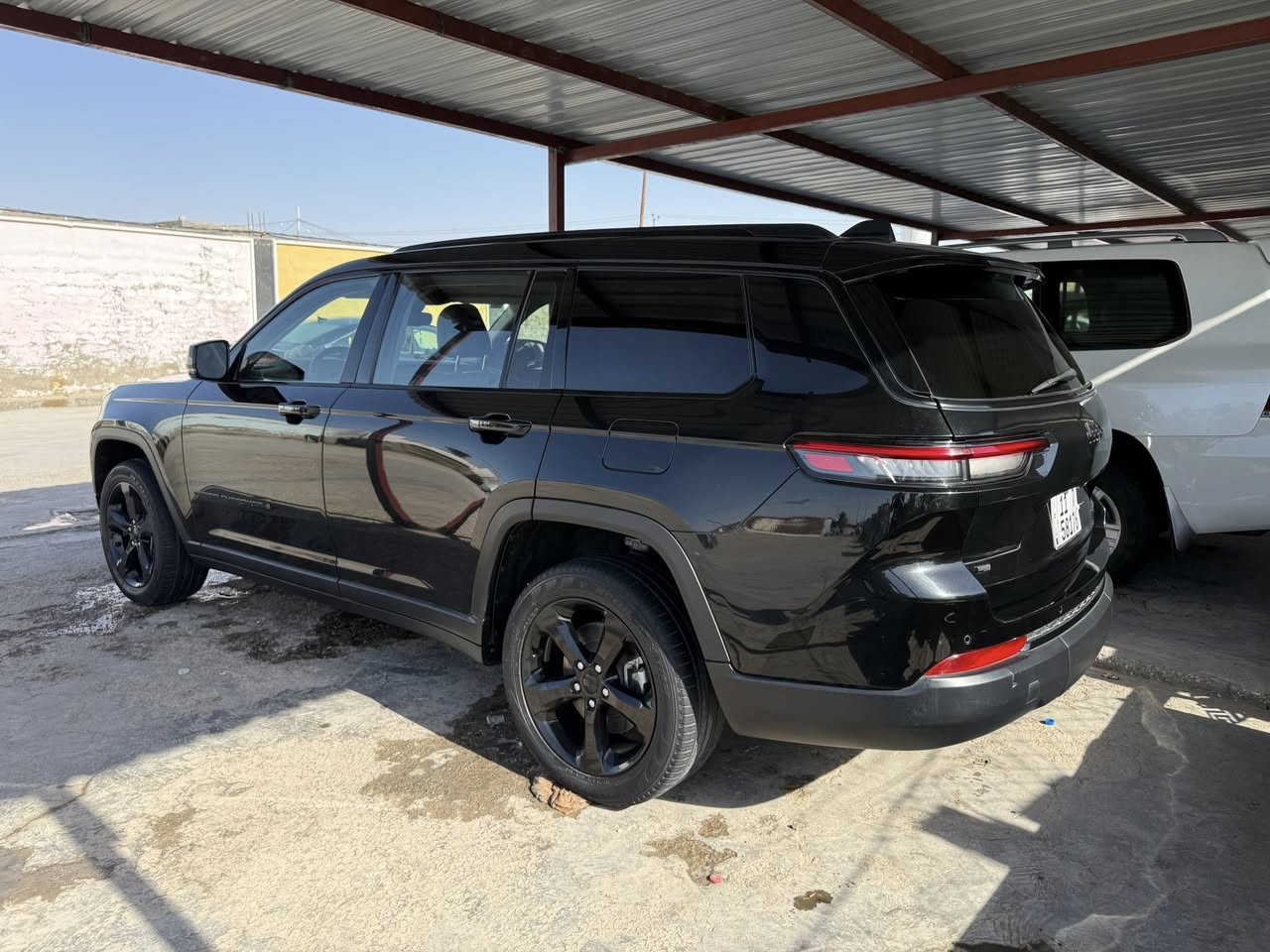 السلام عليكم من رخصة الادمن

جيب كراند شيروكي لمتد  1\1

بدون ايرباك (حادثها اخو الكلين اشويه بل طرف مال البنيد فقط صبغ     رقم شاصي بل منشور)

الموديل : 2023

المحرك : V6.  3.6L . 

7 راكب

رقم بغداد 

المواصفات :

* دفع اوتو ويل. 

* رادار امامي مع مانع تصادم . 

* تحذير الخروج عن المسار .( ضبط الحركة بالمسار)

* تحذير النقطة عمياء ⚠ .

* ويل قياس 18 انج .

* سقف بانوراما . 

* شاشه كبيرة 10.1 انج . 

* نظام الخرائط (GPS) .

* كاميرا داخلية . Family مراقبة اطفال

* كاميرا خلفية . 

* المصابيح الأمامية زنون .

* كشافات الضباب زنون .     

* تشغيل عن بعد .

* صندوق كهربائي .

* مقصورة الركاب من الجلد

* حفظ وضعيات الجلوس (ميموري) . 

* المقاعد الأمامية كهربائية .

* سستم صوت Alpine . 

* انارة داخلية LED . 

* حساسات خلفية ..

* مرايا متحسسه للضوء العالي . 

* مانع تصادم خلفي وامامي.

* بلوتوث تلفون . 

* محدد سرعة . 

* نظام التشغيل والاطفاء الاوتوماتيكي ( Auto Start System ) .

* نظام بريك اوتماتيكي ( Auto Break System )

* وارد امريكي ضربتها موضحة بالصور

* اللون أسود 

* ايرباكات كلها سليمة 

السياره علا وضع شركه 

ومواصفات اخرى السياره موجود في الديوانية عفك

 للاستفسار الاتصال بالرقم

***********
