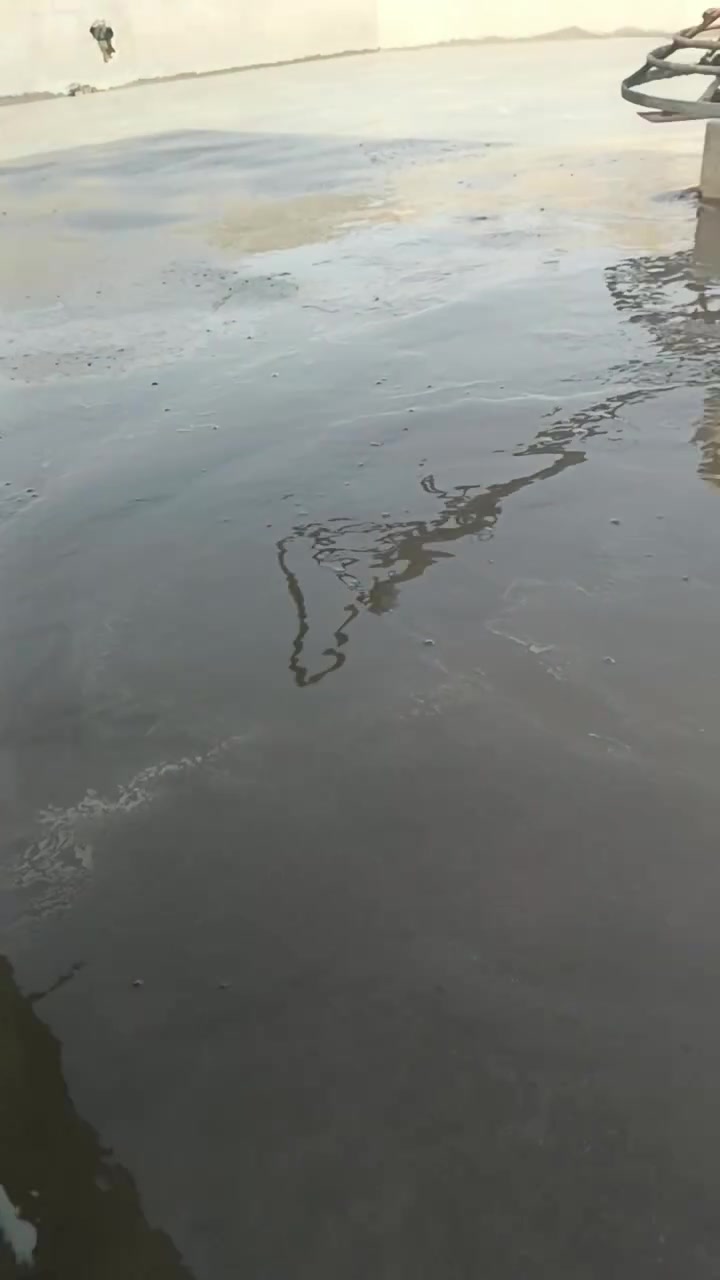 ***********،، السلام عليكم ورحمه الله وبركاته اخوان احنا جماعه الصب اليدوي اللي عنده صبه نظافه اللي عنده السطح شغل نا درجه اولى موجوده خباطه موجود ومركزي داخل البصره
