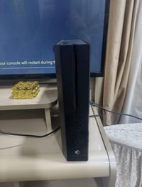 اكسبوكس ون فات نظيف جدا للبيع مع كامل ملحقاته ب120 الف مكاني بغداد 077...