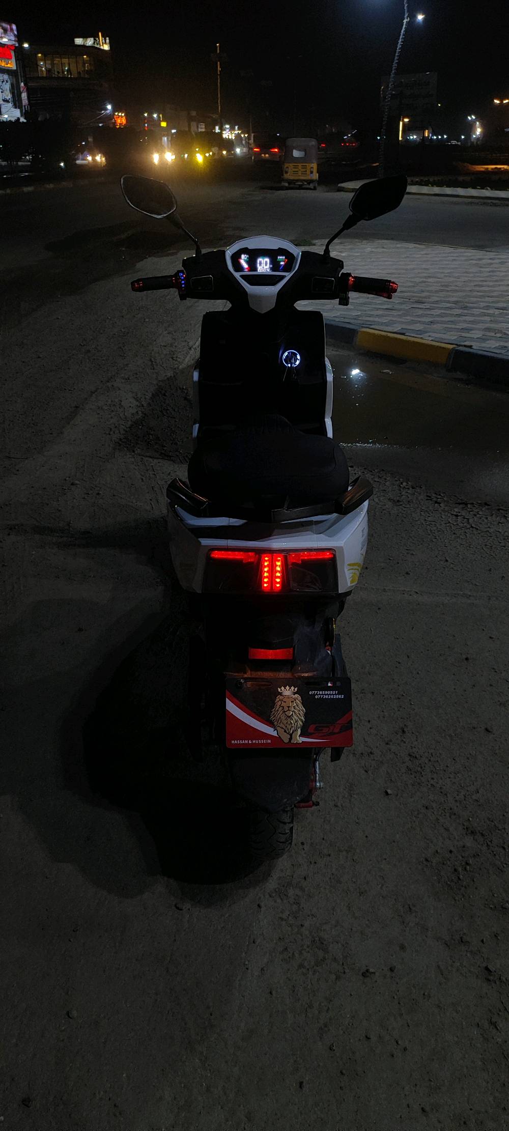 دراجه شحن للبيع❗
دراجه سكنز GT
(المواصفات)
1-بطاريات ليثيوم.⚡
2-لايت عالي+ناصي.💡
3-ملف (2000W. )
4-سرعه تقريباً70.
5-شحن تكفي لمسافات طويلة.
6-نظامp.
7-نظامR.
8-سماعه تحكم يد.
9-نظام حمايه من السرقه.
10-نظام تثبيت سرعه.
11-بريكات هيدروليك.
ــــــــــــــــــــــــــــــــــــــــــــــــ
الدراجه نضيفه وكهربائيات شغاله كلهة نقص مابيهة
للاستفسار.*********** فقط عل خط .
)عنواني. بغداد ابو غريب.)❗