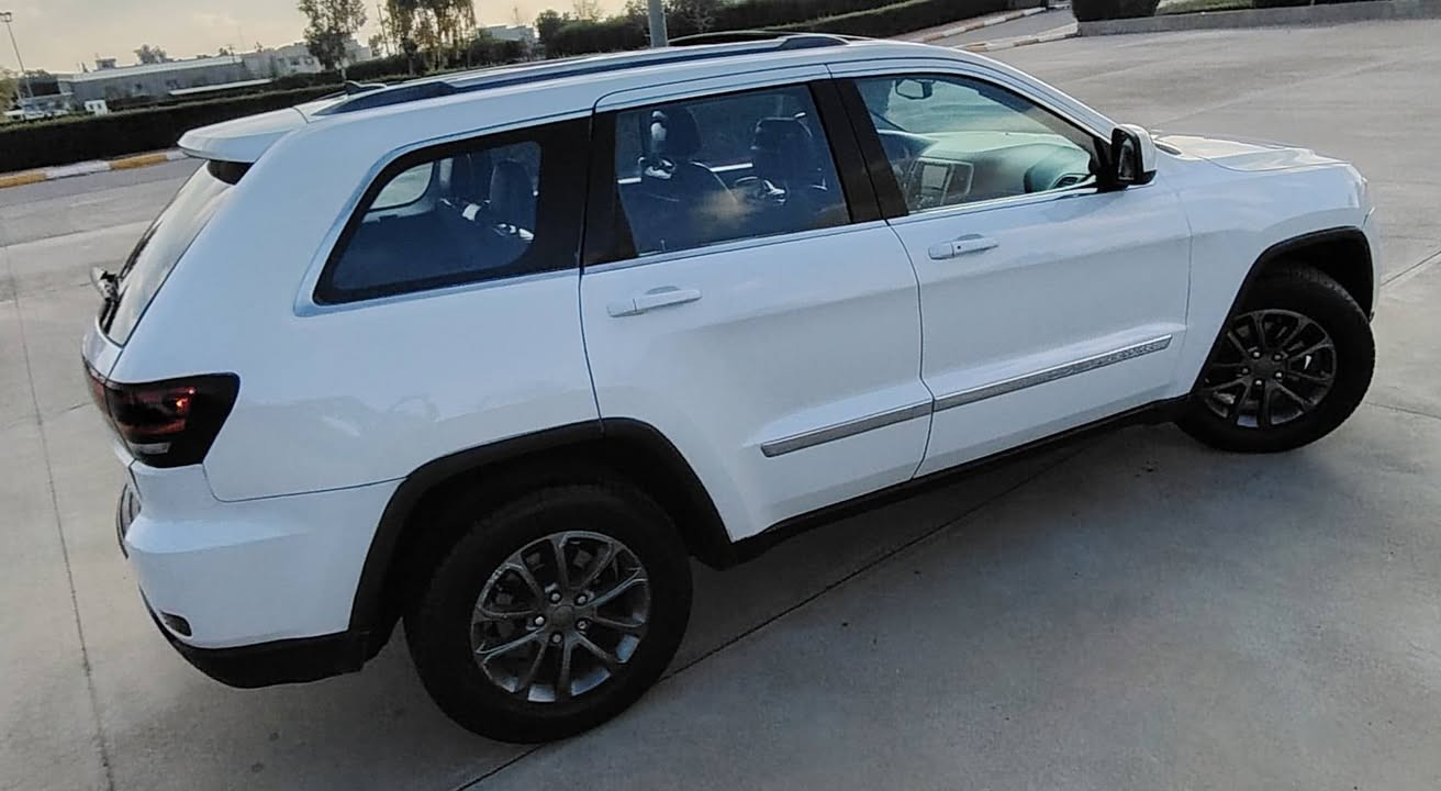 -بصمه 5 سلایت فتحه کشنات ختم 
دوا خل جلد اسود مارونی بلاد
لون ابیض ثلجی
-شاشه  كار  كامره دوار حاسه 
تحكم كشنات
-+فول تحكم سترين
 سیاره بی خمس قطع ابیعلک حزام حتا لا دوخ ولا ادوخنی 
-تدفئه +تبريد قطعتين مركزي
-دبل اکسل 4*4
-. سياره كلش جديده تبريد كير مكينه كل شرطممفتوح
-بك لايت lED
- ويل كب  او تخم تاير جدد حتا وياله بلاد بلاك توب

-نضام سبورت +ايكو اقتصاد بنزين كلش 
رقم اربيل بسمي  كله جديد هزه فحص جدد سنويه باسمي  تحويل مباشر
السياره بدون نقص تبارك الرحمن
السعر جوه کل سوک 137قفل اتحدا سوگ بهیج سعر هیج نضافه
عنوان السياره اربيل 
***********  احترامي لكل   صلي عل نبي أربيل, العراق
