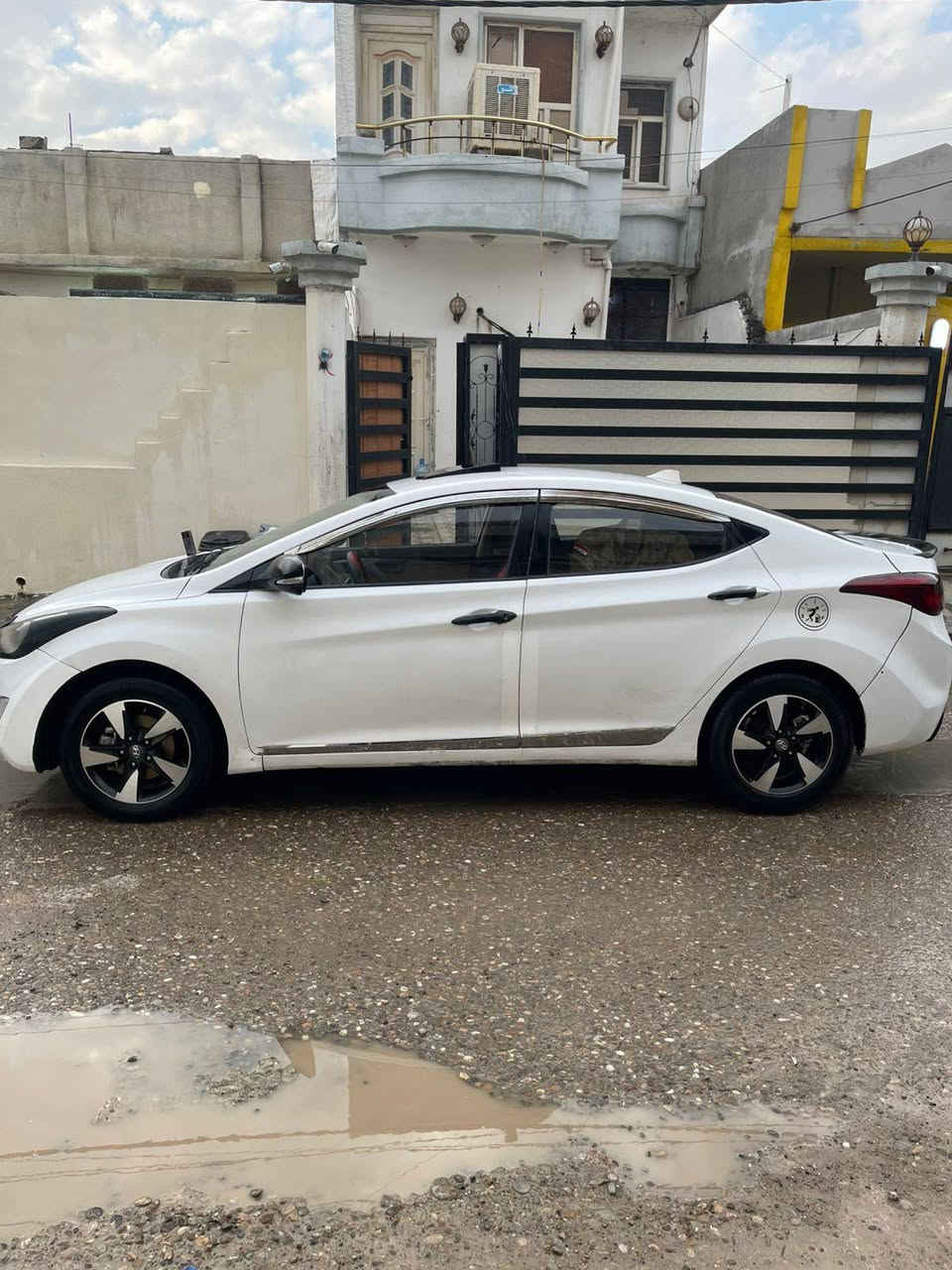 النترا 14 خليجي كير و محرك بلشرط ، بأسمي ، حزام بدون شاصي و لغود ،، رقم اربيل ، + كابون بانزين ، مكانها كركوك ،،،  ،، سيارة متعوب عليها ادامة كامله ،، سعر 97 قفل ،، شراي خابر مو شراي لا تصرف رصيدك الغالي وتعبني وتعبك حزام لا دكلي شبيها و مابيها بايعلك حزام ، تحويل ثاني يوم ،، ***********
