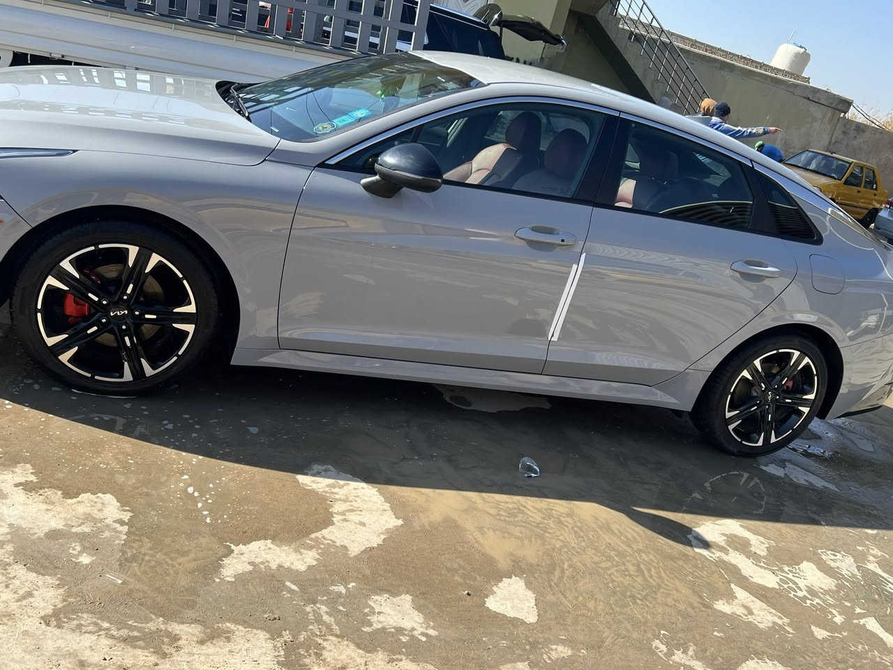 سلام عليكم كي فايف اللبيع مواصفات معروفه دواخل احمر ماشيه ١٥الف سيارة موديل ٢٣بدون حادث كفاله رقم بغداد ب اسمي والاتصال ع هاذا رقم *********** مامتواجد على لفيس
