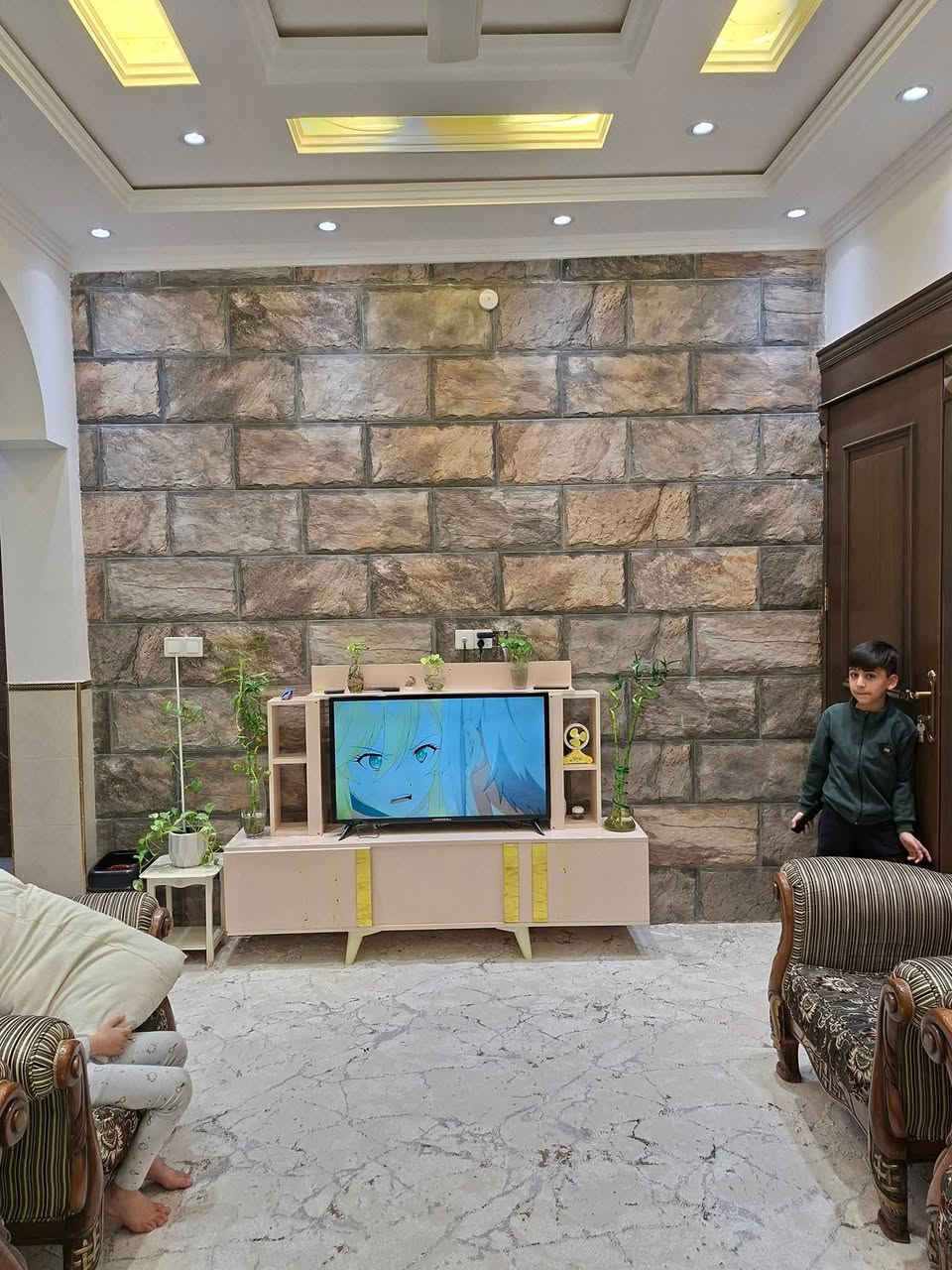 السلام عليكم
بيت للبيع في الجغيفي الثانيه قرب أسواق البياع مساحه 200متر ارض بجر 
بناء درجه اولى اربع غرف نوم مع صاله وهول داخلي للطابق الارضي وكذلك الطابق الثاني نفس تصميم الطابق الارضي ومطبخ وصحيات  داخليةعدد2وخارجية عدد1
السعر 190وبي مجال
 للاستفسار ***********
