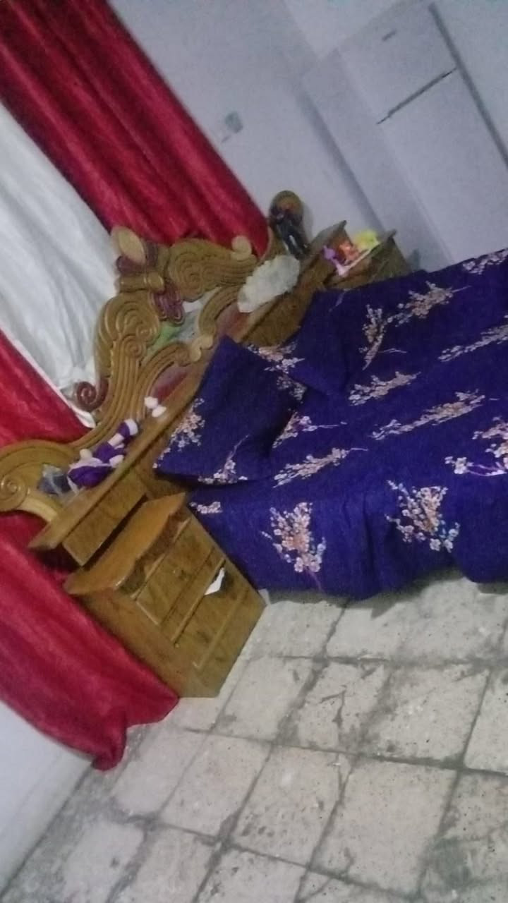 السلام عليكم غرفة نوم للبيع مستخدمه الضرر مالتها ميز التواليت المرايه والضرر الثاني الجربايه مكسورة رايدهه 300 وبيها مجال الي يريدهه يراسلني خاص


**إذا كنت صاحب هذا الإعلان وتريد حذفه لأي سبب، رجاءا أرسل رسالة إلى الدعم الفني**