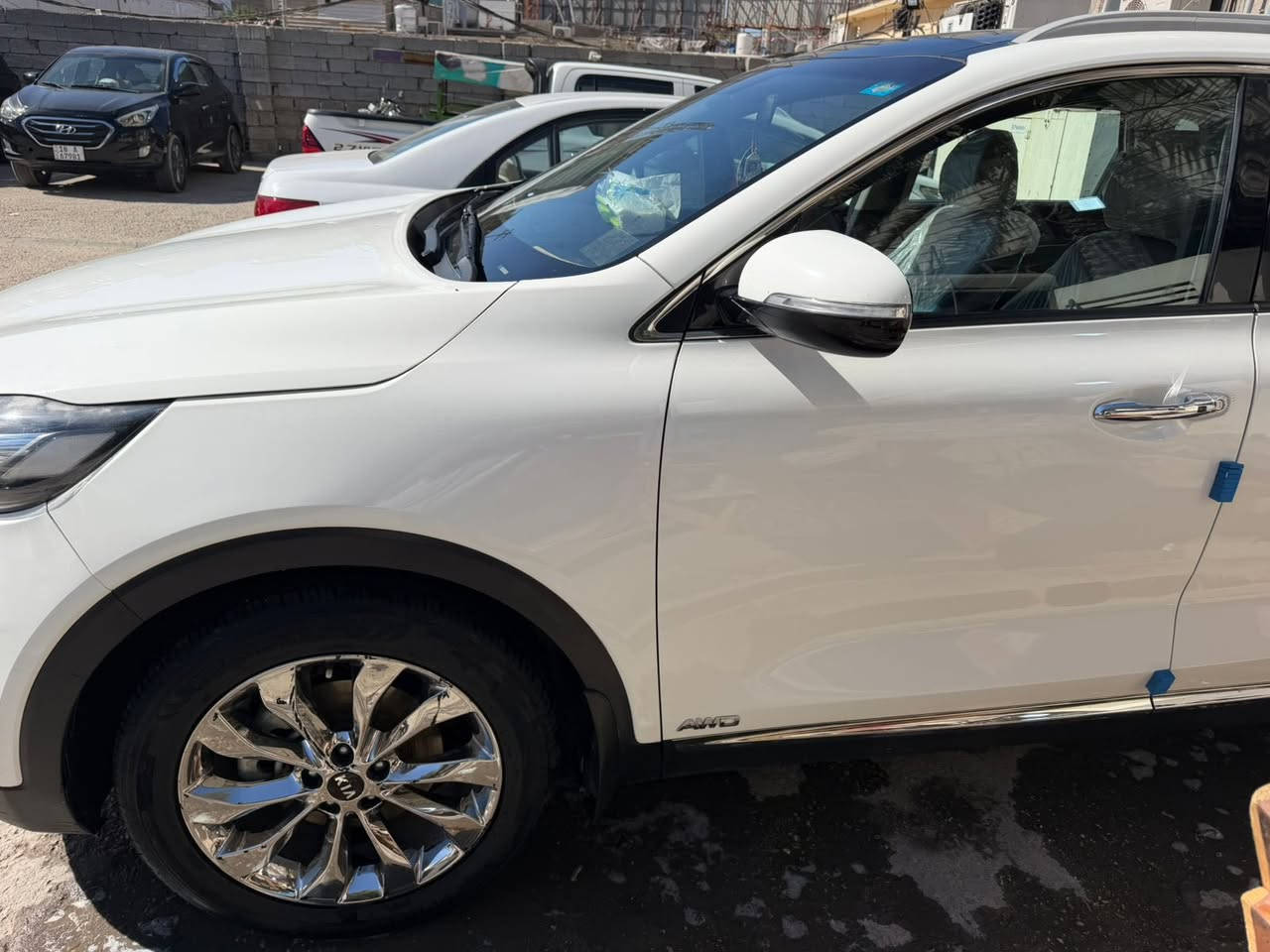 للبيع كيا سورنتو ٢٠٢٠ فول مواصفات # كويتي رقم  بغداد انكليزي ٦ سلندر  مكفوله من ضربه وصبغ وتبديل مكينه وكير على وضع الشركه   سعرها 270 وبيها مجال بسيط كربلاء اتصال ***********
