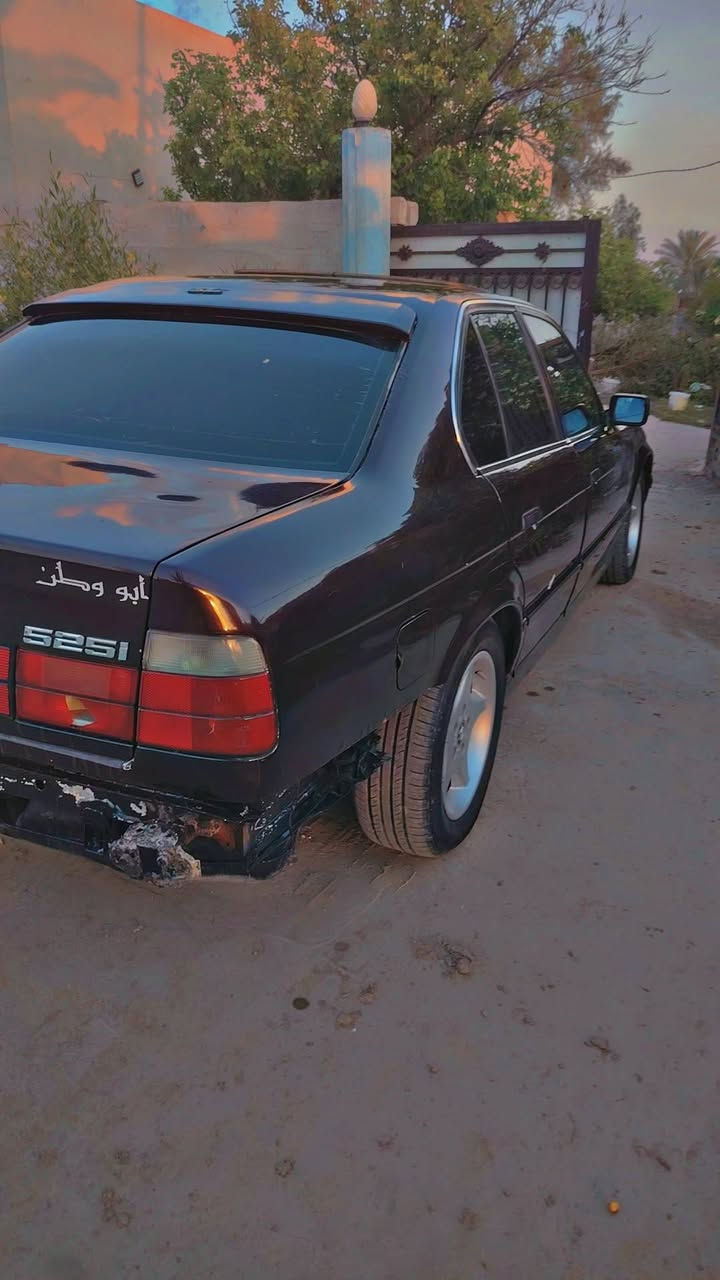 السلام عليكم
بي ام 525 مسكر فانوس كير اوتو فتحه سقف غرفه جديده تبريد شغال لايت زنون كهربائيات كامله حداديه نضيفه رقم انكليزي تحويل ثاني يوم باسمي كتاب هزه موجود سنويه لل ٣٢مكينه وكير جدد تخم تاير جديد السياره جاهزه متصرف عليها ربع

السعر 63$
الرقم ***********
واتساب
