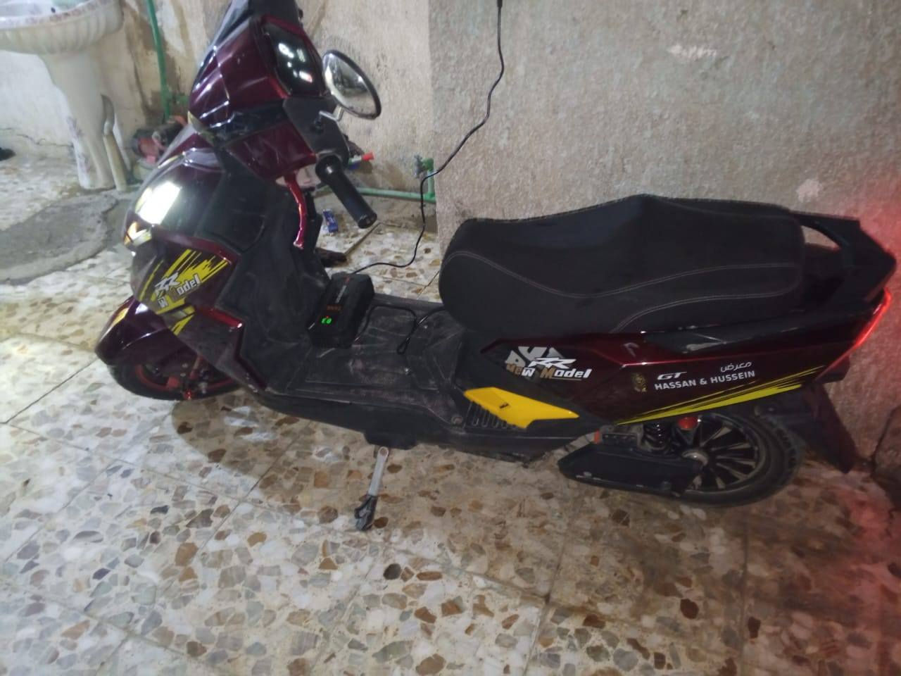 دراجة سكنس شحن 2025 للبيع نضيفة ومحافض عليها الله شاهد 
السعر 600 وبيها مجال مكاني سلمان باك.منطقة الوردية 
***********
