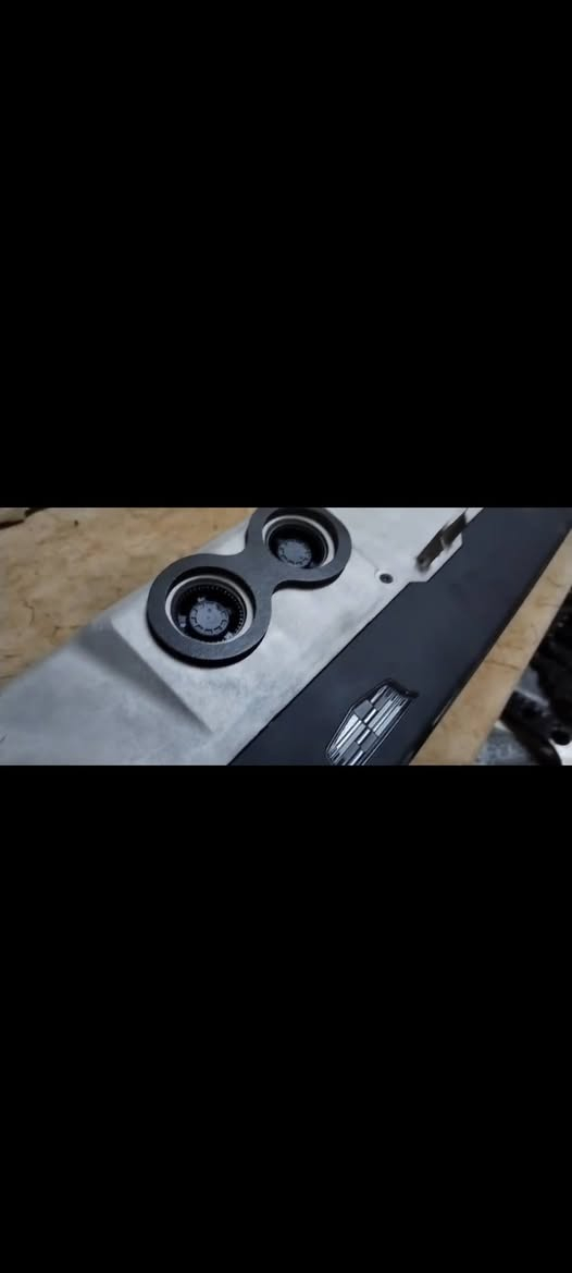 السلام عليكم ورحمة الله وبركاته
عندي شاشه طويله ع طول الدشبول كاديلاك سكاليد ٢٠٢٤ سيارتها ماشيه ١٦ الف بعت السياره تفصيخ بدون شاشتها
رقمي ***********
