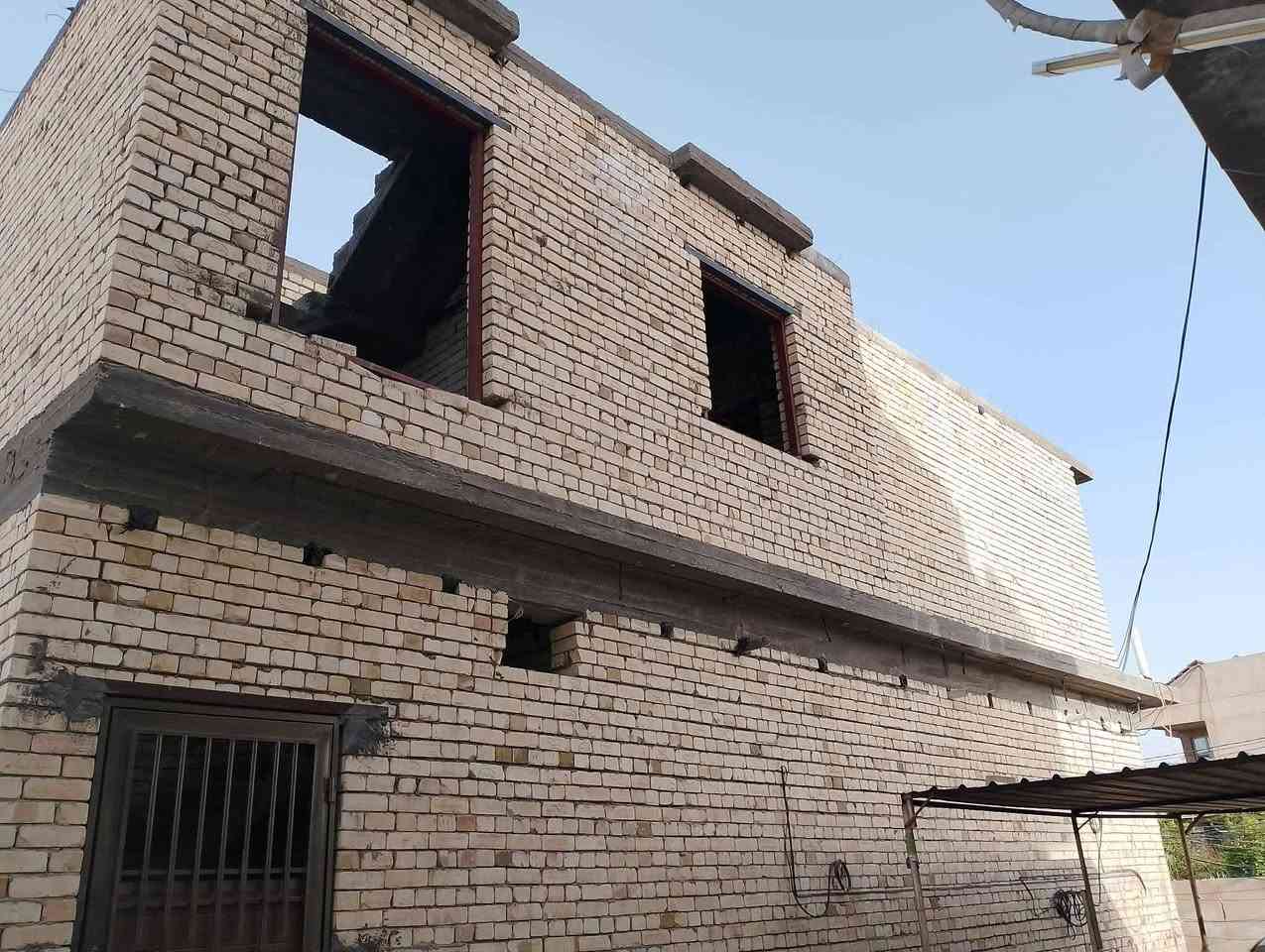 للبيع او لليجار كربلاء الحر منطقة عرب صالح قرب المولده المساحة 100  متر سعرالبيع 80 مليون سعر الايجار 300 ألف طابو زراعي سند 25         
***********
