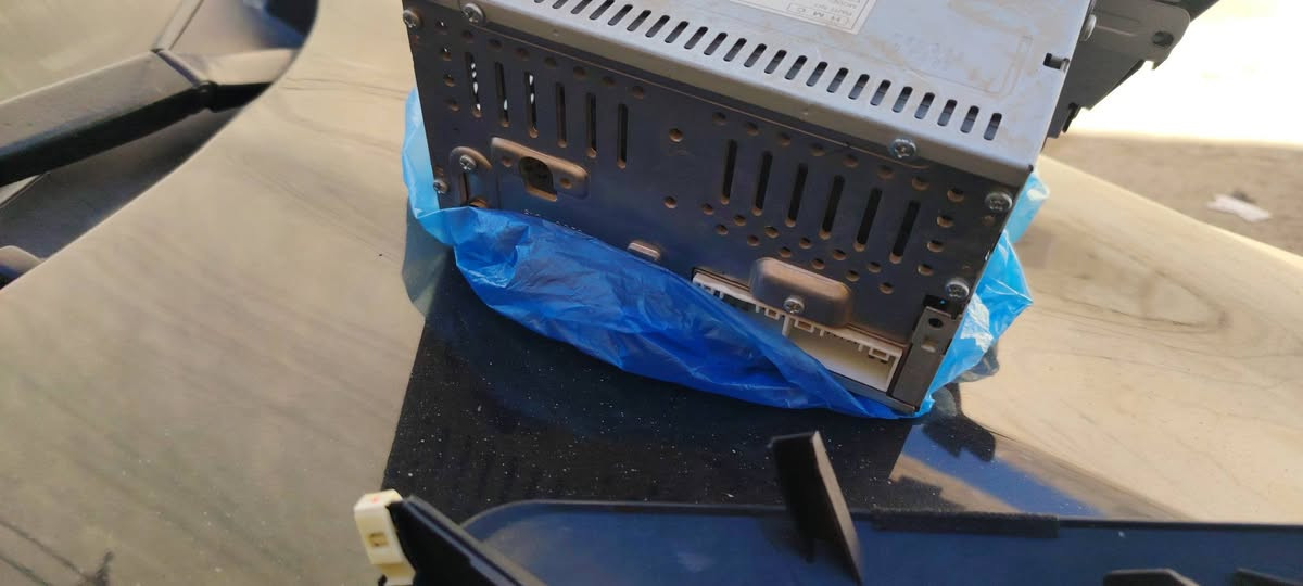 سي دي ام بي ثري راديو توسان خليجي الاصلي مال الشركه يرهم من ٢٠١٠ لحد ٢٠١٨ قيم واخذ وياه القاعده الفوگ تريد ندزلكياه توصيل هم يرهم ***********
