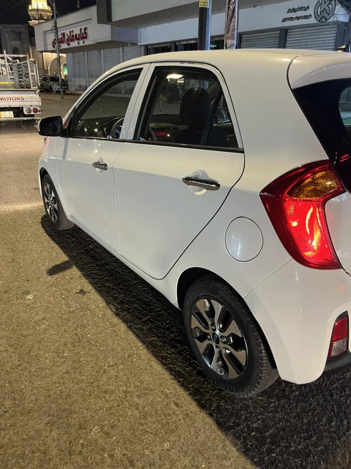 السلام عليكم بيكانتو 2017                        مكفوله عدا الدعاميه صبغ فقط الباقي كله مكفول 4سلندر ماشيه 43مكانه بغداد سياره جديده سعر104$ مجال جدا بسيط ***********
