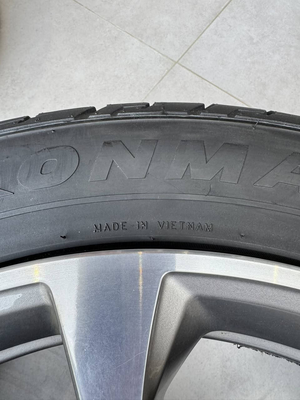 ويل اصلي مال 2024 BMW X5, X6واطارات عدد 4 حجم 275/45/20 الحاله نظيف جدا والتايرات فيتنامي انتاج 24 
مكاني بغداد حي القادسيه
السعر مناسب جدا
للاستفسار 
***********
***********
