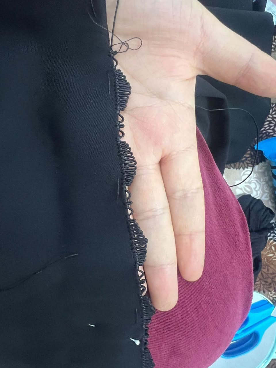 السلام عليكم اني خياطه عبي مكاني شهداء البياع عندي كل انواع العبي للبيع جرجيت الاصلي الياباني والي يحب يفوتلي خاص


**إذا كنت صاحب هذا الإعلان وتريد حذفه لأي سبب، رجاءا أرسل رسالة إلى الدعم الفني**