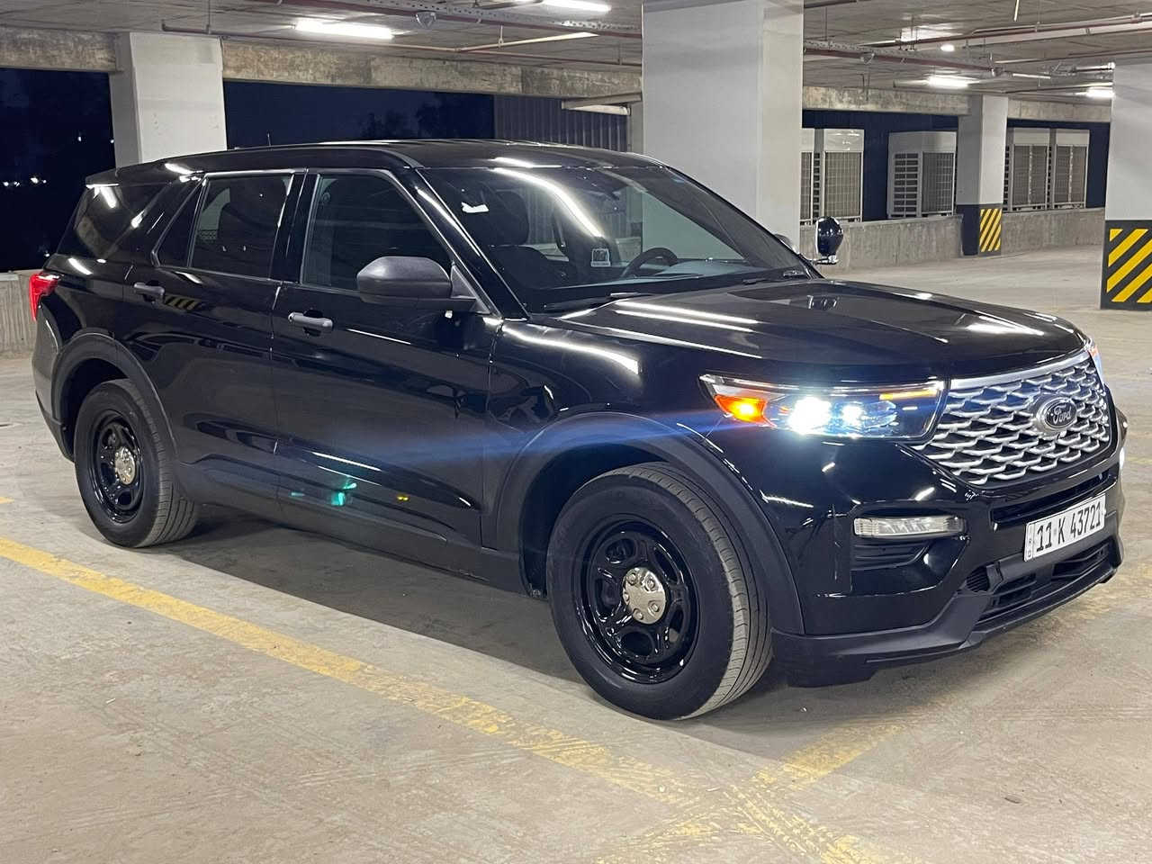 فورد اكسبلورر 2023 
🚗 اللون الأسود 
مواصفات البوليسي كير تعليك 
⚙️ محرك 6 سلندر قوي وأداء عالي 300  حصان
📏 ممشى 67 ألف كم
📍 مرقم بغداد وجاهز للتحويل
💰 السعر: 187 ورقة (قابل للنقاش للجادين فقط)
📌 الملاحظات:
تبديل بنيد + صبغ 
 جاملغ تعديل بارد (شغل نظيف ومرتب)
✨ سيارة نظيفة جداً، استخدام شخصي، 
جاهزة بدون أي مصاريف
مكان بغداد زيونة 
📞 للتواصل: ***********
