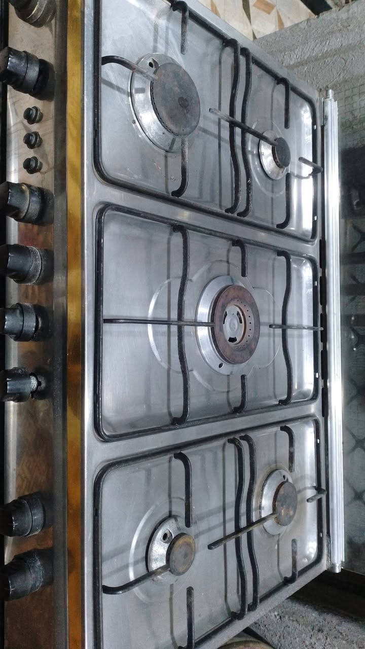 السلام عليكم
طباخ 5عيون للبيع 
كربلاء حي الاطارات 
***********
السعر 75
