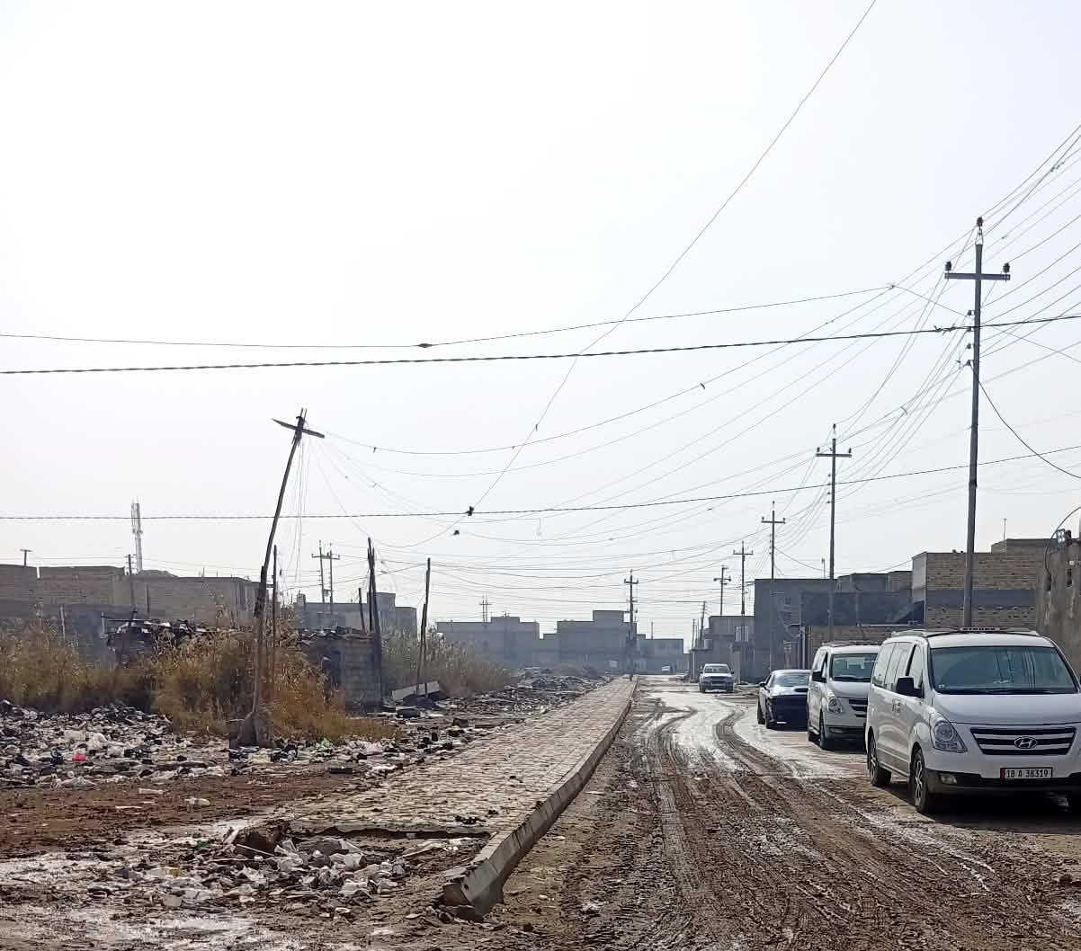 بيت ركن زراعي للبيع مساحه 300 متر حي المنتظر خلف مشروع الماء قضاء الرفاعي يحتوي على محلات عدد 2 مساحه المحلات تصبح مشتمل لان مساحتهن كبيره ويحتوي على غرف عدد 3 وغرفه مخزن و استقبال كبيره وصاله كبيره ومطبخ حراري ومطبخ بارد مقابيل الطابو مشمول بلتطويب معاملته جاهزه يبعد عن التبليط حولي ٢٠٠ مترت
للتواصل ***********
