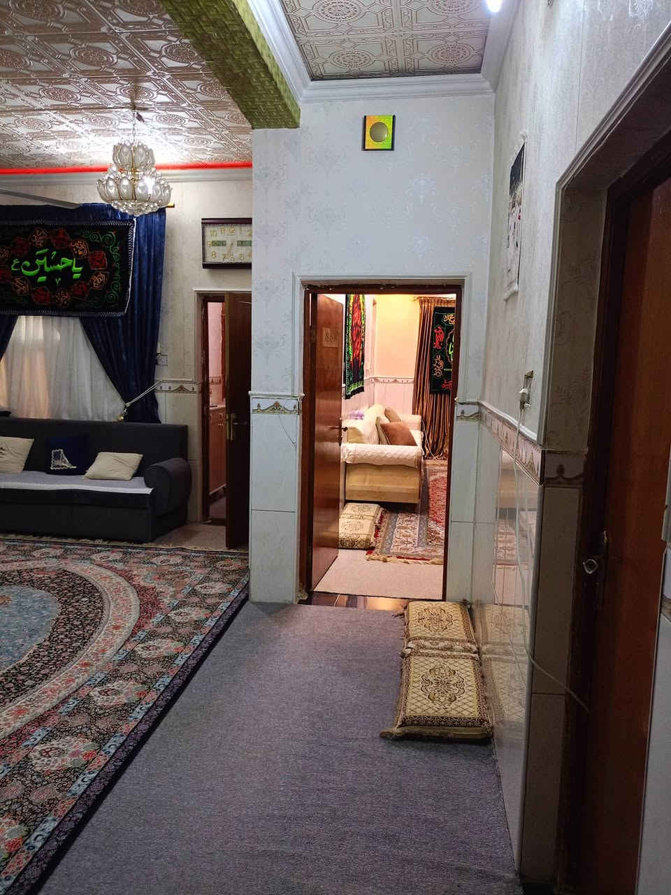 يعلن مكتب عقارات أبو انور الطويسة عن وجود بيت البيع في الطويسه ركن مساحة 225 متر واقع حال 254 متر طابقين يحتوي على 6 غرف نوم وصاله 2 وستقبال ومطبخ وصحيات وكراج بناء 2014 بناء طابوك ابضهر الشارع العام 10 متر مكان راقي ممتاز الستفسار الاتصال//***********//***********// كما نستقبل جميع عروضكم وطلباتكم التجارية والعقارية المكتب مجاز قانونيا المكتب ماقبيل مطعم الحسون عقارات أبو انور الطويسة
