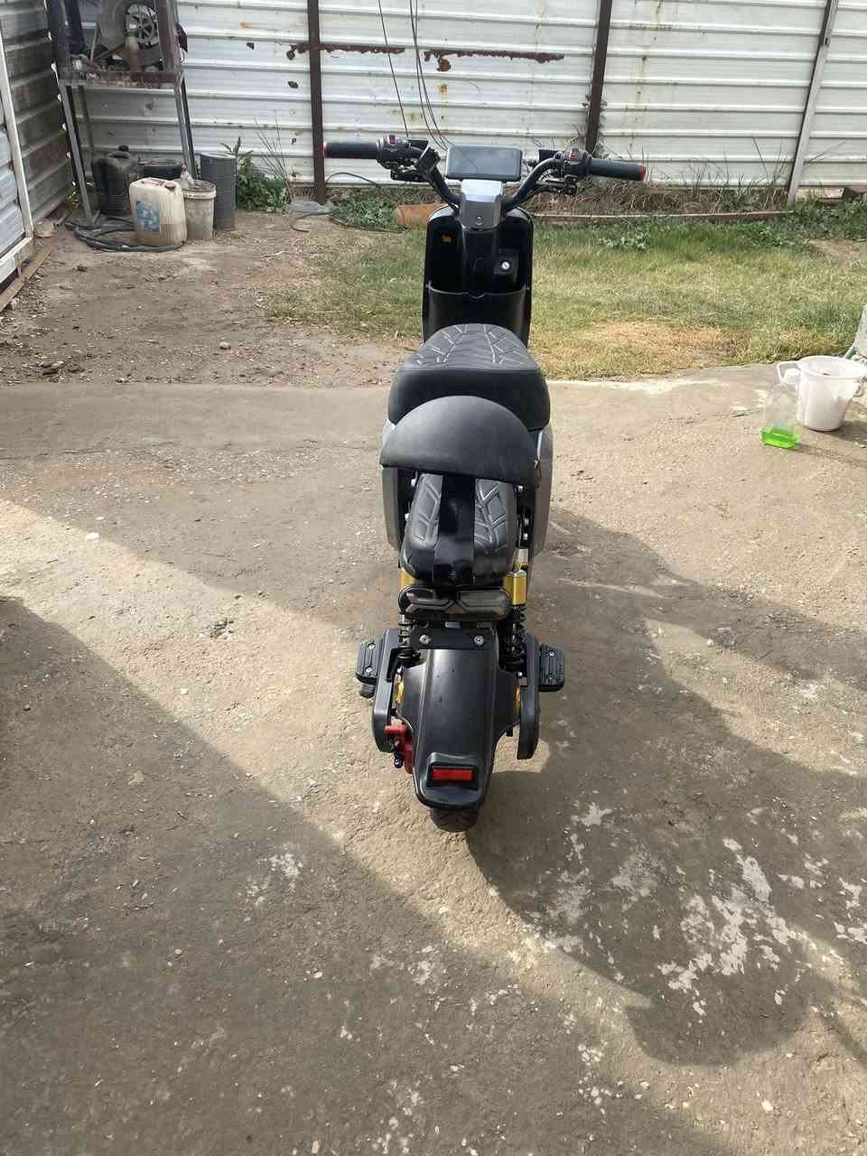 سلام عليكم ورحمة الله وبركاته 
دراجة شحن R9 للبيع 
المشكلة بريك الأمامي مشلوع و شخط بالكفر اليمين
السرعة 60–70 حقيقي
العنوان ابو غريب خرنابات شارع السجة 
السعر 400 فقط 🔒
الرقم ‭٠٧٧١ ١٦٣ ٤٧٣٦‬
