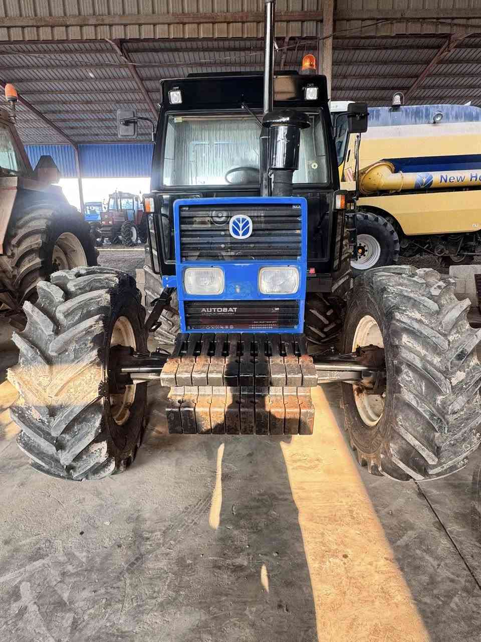 فيات نيهولند حجم110مكينه صفر شركه جديده مشتغله700ساعه بعده بدهن الشركه موديل2005دخول جديد مكاني واسط الزبيدية ‭0780 266 7990‬
