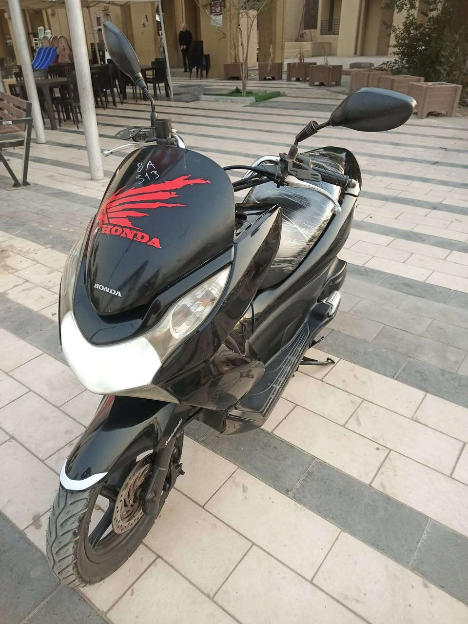 للبيع دراجه pcx ياباني الاصلي نوزل خطين ستان كهربائي حساس ازدحام دراجه جديده  حساس شلعه معدل خير من الله دراجه تتعب تكول جديده مال جناي  مكان بغداد الكرخ السعر مليون و 450وبيهه مجال والاستفسار  ***********
