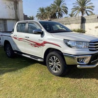 هايلوكس • ٢٠١٧ • الرمادي