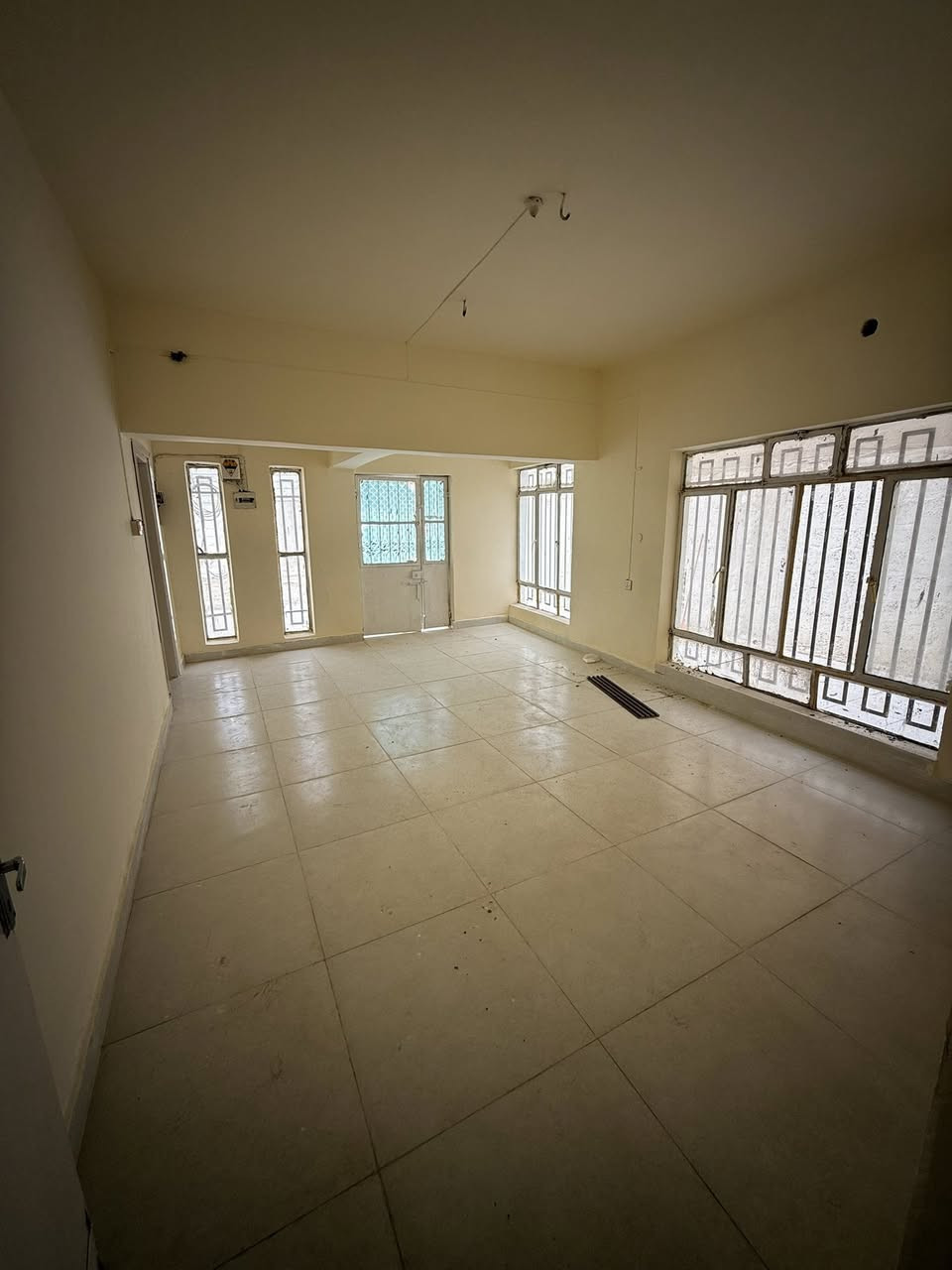 🏠دار لـــلا يــجــار  🏠

الموقع :                         المخابرات📍موقع مميزه

الـمـسـاحـة:               280 متر

#الـطـابــق #الارضـي 

غرفه       مطبخ                هول

مجمع صحيات       حديقة🌳   كراج🚘

——————————-                   

#الطابق #الثاني

غرفه

———————-
#السعر550الف وقابل للتفاوض 

------------------------
#لـــمـــزيـــد مـــن الــــعـــروض يـــرجـــى الاعـــجـــاب بالـــصـــفـــحـــة لـــيـــصـــلـــك كـــل جـــديـــد&
======================
#لـــمـــن يـــرغـــب فـــي عـــرض عـــقـــاره لـــلـــبـــيـــع فــي الـــبــيــج يـــرجـــى الــتــواصــل مــعــنــا ع الــخــاص 

#مـــكـــتـــب
🏛️الـــشـــراع لـــلـــعـــقـــار🏛️
#الـــكـــائـــن فـي بـابـل الـحـلـة
&شـــارع الـــكــرامــة الــمــشــجــر &مــجــاور مــدرســة الــحــديبــيــة&
------------------------------------------
لـــلاســــتـــفـــســـار الاتـــصـــال عـــلـــى :
***********
***********
