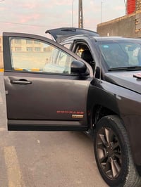 جيب كومباس • ٢٠١٦ • فتحة سقف