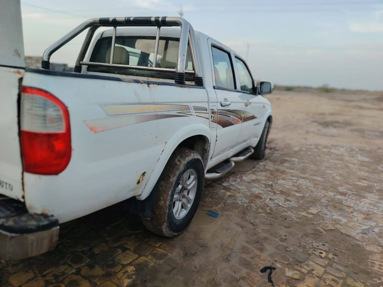 اسلام عليكم
سياره بيكم گراند صيني(الخطه مالة سكاي) 
موديل 2014
مكفوله كفاله عامه مكينه كير سياره خير من الله 

رقم انگليزي ميسان تحويل ثاني يوم مشروع وطني
السعر50 وبيها مجال اتصل وبيك خير وتدلل
مكاني ناصرية... الرقم ***********
ملاحظه: ترهم مراوس بكيا بنگو  2006/2007 ..
