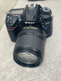 كامره نيكون 7200D زوم 18-140 السعر 800 العنوان بغداد الامين الثانيه 07...