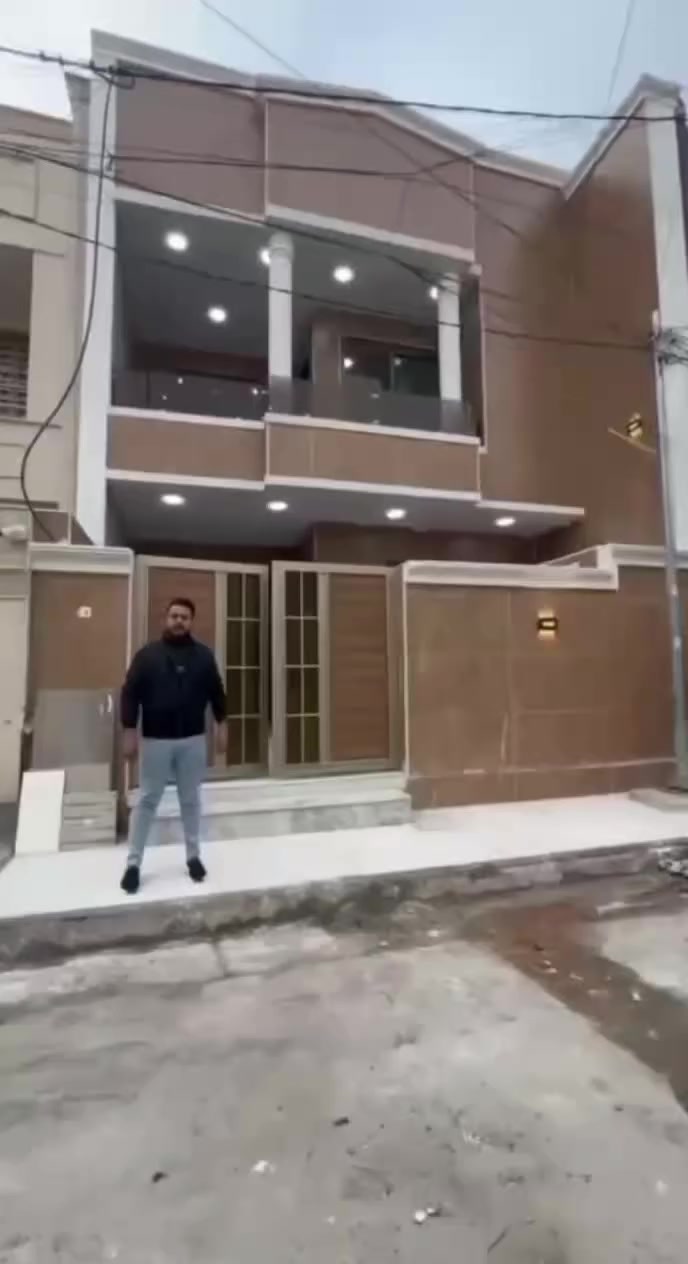 دار سكن للبيع مساحة 150متر 7ونص ب20
يقع الدار في الحرية دور نواب الضباط فرع كص الاخلاص
بناء حديث كامل مواصفات 
يحتوي على اربع غرف نوم نظام سويت وصاله وهول وملحقات الدار كما موضوح بل فديو وبعد اجمل بل واقع 
للاستفسار اكثر مراجعة شركة ملتقى الاعمال الحرية الدور شارع المشجر قرب ماركت الموده *********** واتساب
