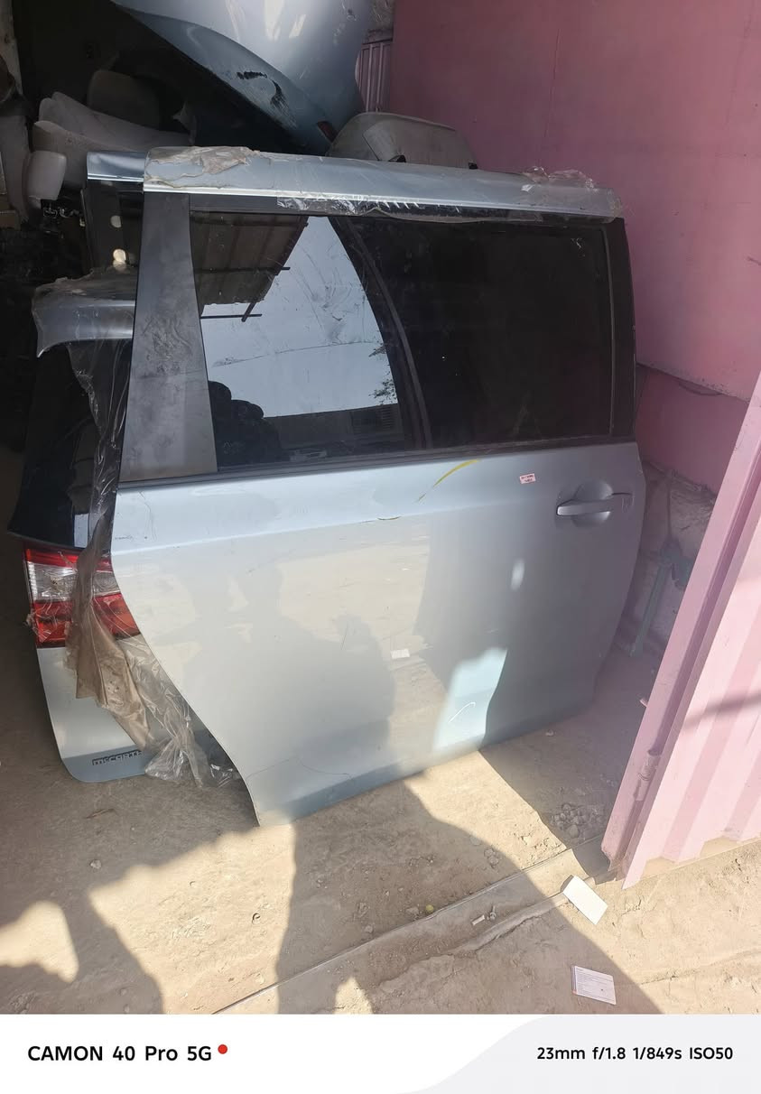 زوج بيبان سلايت مقفلات وباب صندوق ودعامية خلفية لون بحري بيهن طخات بسيطة موديل من ١٧ الى ٢٠ السعر ٧٠٠ دولار


**إذا كنت صاحب هذا الإعلان وتريد حذفه لأي سبب، رجاءا أرسل رسالة إلى الدعم الفني**