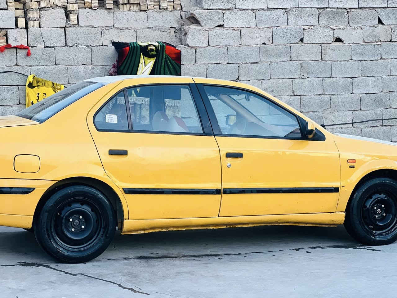 السلام عليكم
سيارة سمند موديل 2011 للبيع فقط 
السيارة خير من الله كير محرك دواخل شواصي نضيفه كهربا ئيات كلها شغاله السيارة باسمي تحويل ثاني يوم  السعر 36 وبيها مجال حك الجيه 
بغداد قرب شقق بسماية للاستفسار الاتصال على الرقم *********** ومتوجد ع فيس
