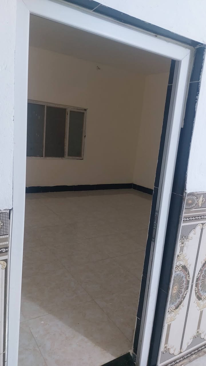 سلام عليكم دار البيع المساحه 210 صافي الموقع بعقوبه المفرك غريت خليل الصالح بشارع جامع الحاج نعمه الجديد الستفسار عل هاتف (***********)

