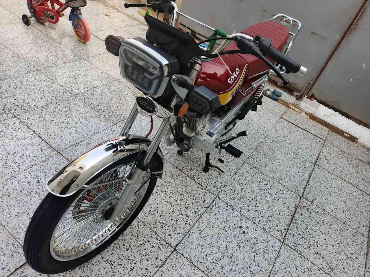 سلام عليكم درجه تايكر
مديل 2025
اوراق سكنر 
درجه نضيفه 
***********
سعره 625
دشبول عاطل شوف العين 
مكاني ام الخيل
