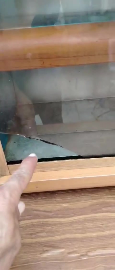 سلام عليكم كاونتر ثلاث بوب مستعمل نظيف باب الاول سعر ١٢٥ الف وبي مجال قليل عنوان شهداء البياع ***********

