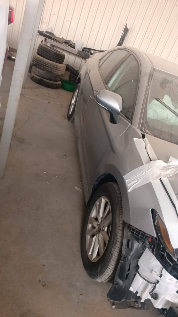 السلام عليكم
كامري هايبرد 2025 بالحره الأردن 
ابيعها على وضعها السعر 130 وبيها مجال بسيط 
***********
