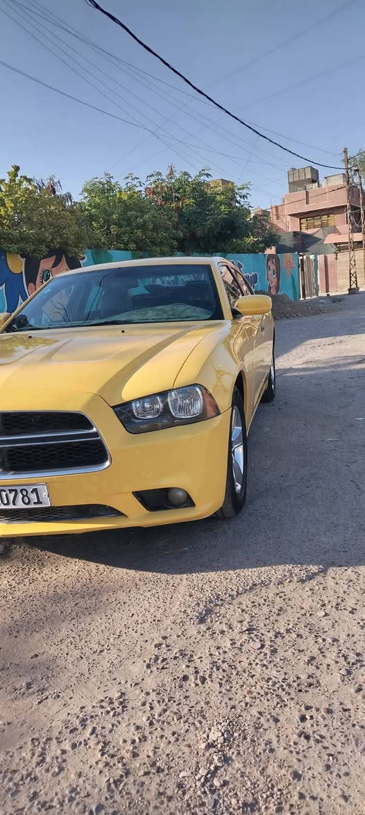 سلام عليكم دوج جارجر ٢٠١٤ نص فول محرك ٦ سلندر تاير جديد كير جديد محرك جديد صبغه جديده رقم بغداد وارد أمريكي بدون حادث فقط فتح براغي بدون تبديل بدون ضربه مكاني بغداد مدينه الصدر***********
