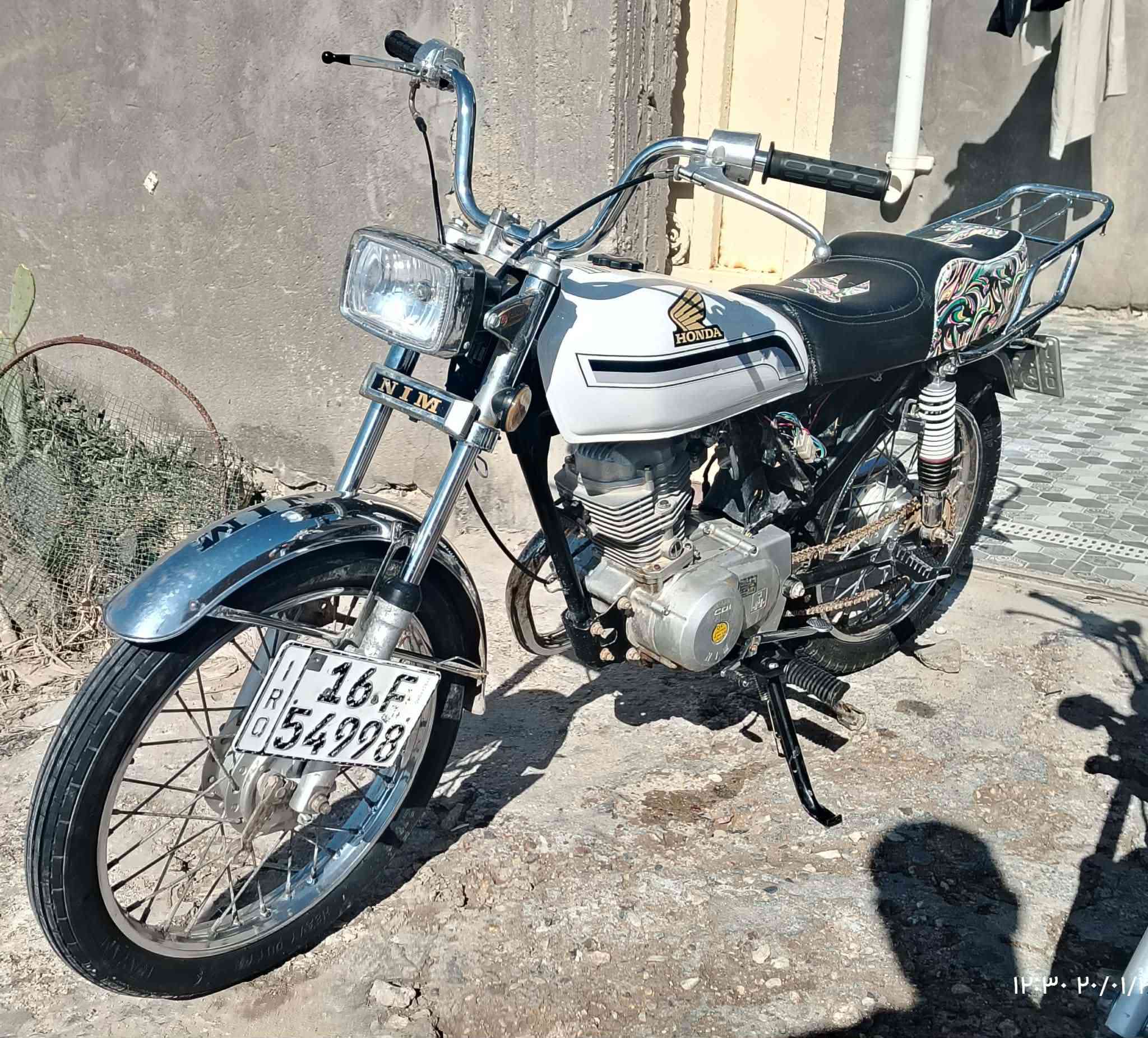 سلام عليكم دراجه للبيع نامه رقم نكليزي قادسيه سعر 850 وبي مجال مكاني عفج رقمي *********** بيه واتساب
