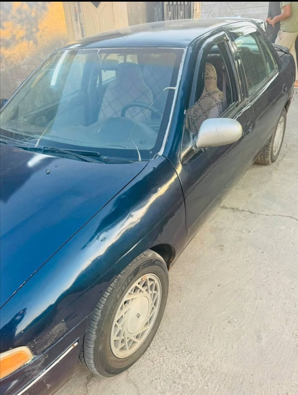 السلام عليكم لبيع كيه سيفيه موديل ٩٤رقم بغداد مشروع وطني كير عادي محرك مفتوح مصبوغه جماليه اي ضربه مابيهه دواخلهه كله ع وضع شركه تخم تاير جديد صدر أمامي خلفي جديد باتري جديد دوشمه ارضيه كهربائيات كلهه شغاله سياره جاهزه مابيهه اي نقص مكان سياره بغداد لكرخ سعر (٢٦)وبيهه مجال قليل //***********
