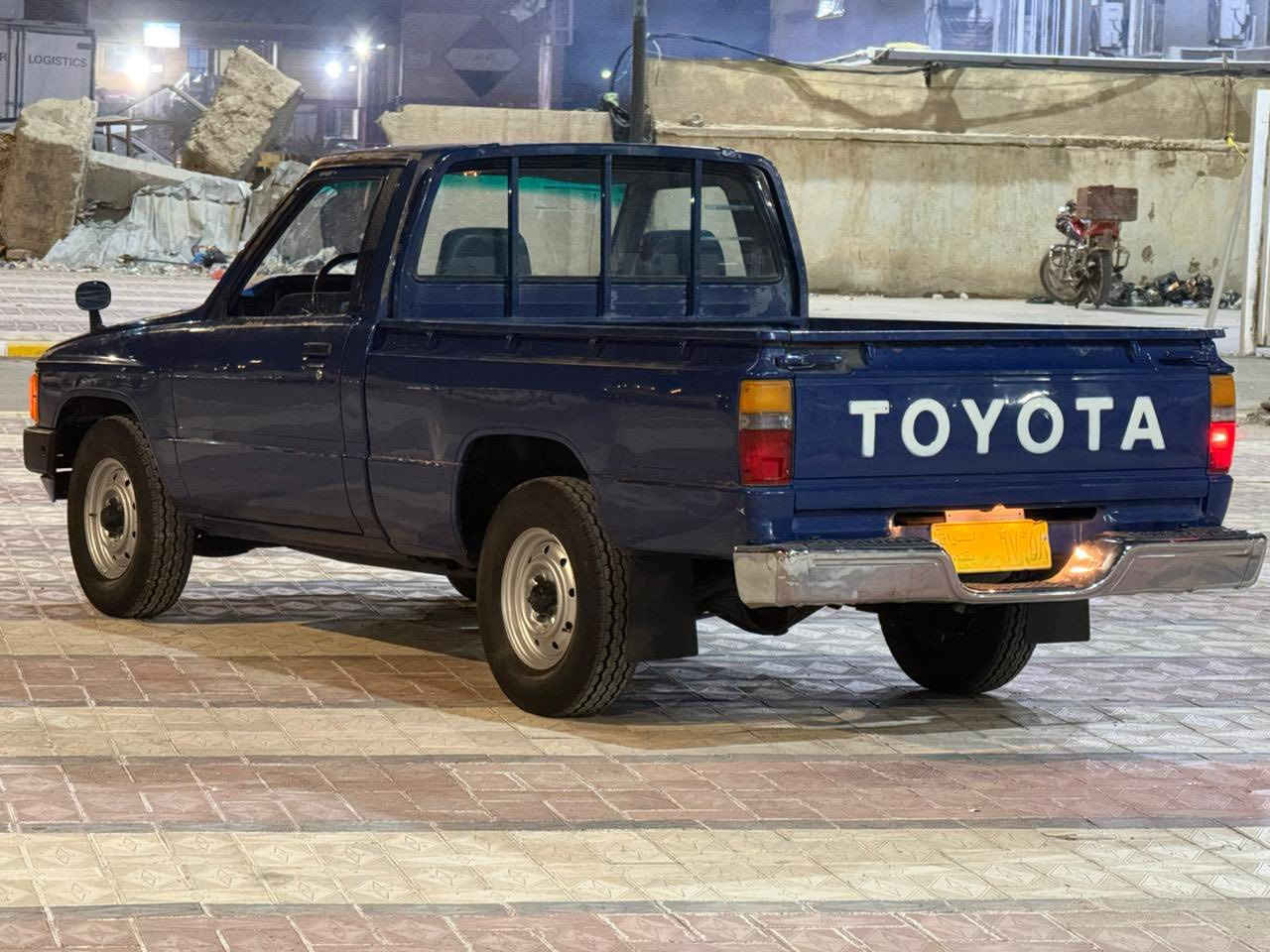 للبيع بيكم موديل 1985 رقم بغداد تحويل مباشر السيارة جديده وجاهزه بلاديه على وضع الشركة مكفوله كفالة عامه مكان السيارة ناصرية السعر 70 بيها مجال للاستفسار ع الرقم ***********
