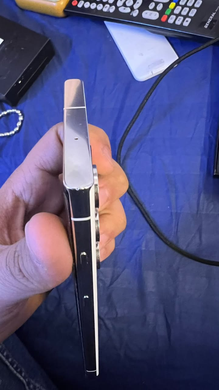 S23ultra
ابيض 
ذاكره 512
شخط واحد مابي عدا هاي الطخطخات الخفيفه موضحه بلصور نضافه 99% كلشي مامبدل بي الجهاز وتر بروف يعني تاخذه تفحص وين ميعجبك كارتونه بس موجوده يعني ماكو شاحنه بس كارتونه الاصلي 

رايده ب 875 وبي مجال   بسيط الي يكول ليش غالي تره 512 مو 256

جماعه المراوس لحد يوصل يمي ماراوس 
رقمي:
7892245724
مكاني بغداد المنصور
