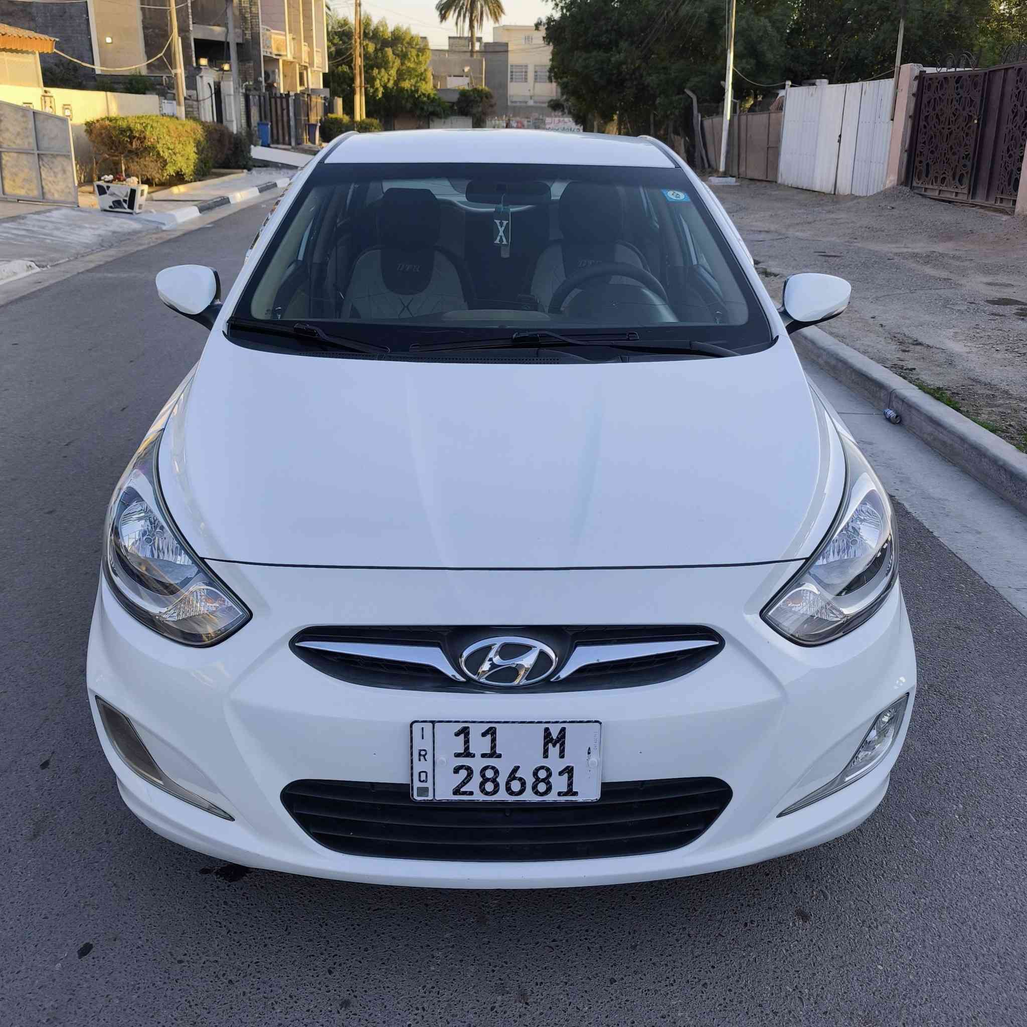 اكسنت خليجي 2015 مكفولة من الصبغ
رقم بغداد بأسمي شخصيآ
محرك 1600 دوش 
السياره حلوه ما بيها نواقص كير و محرك مكفولات تبريد ثلج 

السعر 115
*********** اتصال فقط
مكاني بغداد /السيديه
