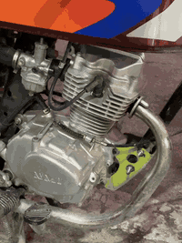 سلام عليكم عندي هاي دراجه للبيع موديل 2025 مكينه مامفتوح بس بيها بخار قليل سعرها 450 وبي مجال حك الجيه *********** فقط وتساب
