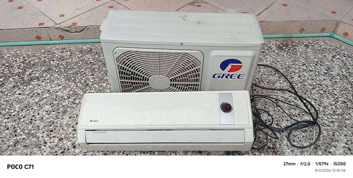 السلام عليكم عندي هذه السبلت عارضه للبيع نقصه بوري بس شغال للاستفسار راسل على رقم ***********
