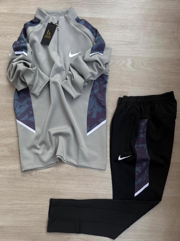 تراك ستن اصلي كوالتي عالي
القياسات L-Xl-Xxl
للحجز تواصل واتساب ***********
