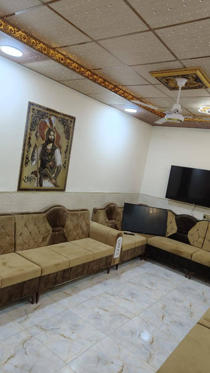 السلام عليكم بيت للبيع في أمن الداخلي مساحه البيت ١٠٠متر مربع يتكون من غرفه و صاله و استقبال و مطبخ و غرفه في الطابق الثاني لل استفسار
***********
