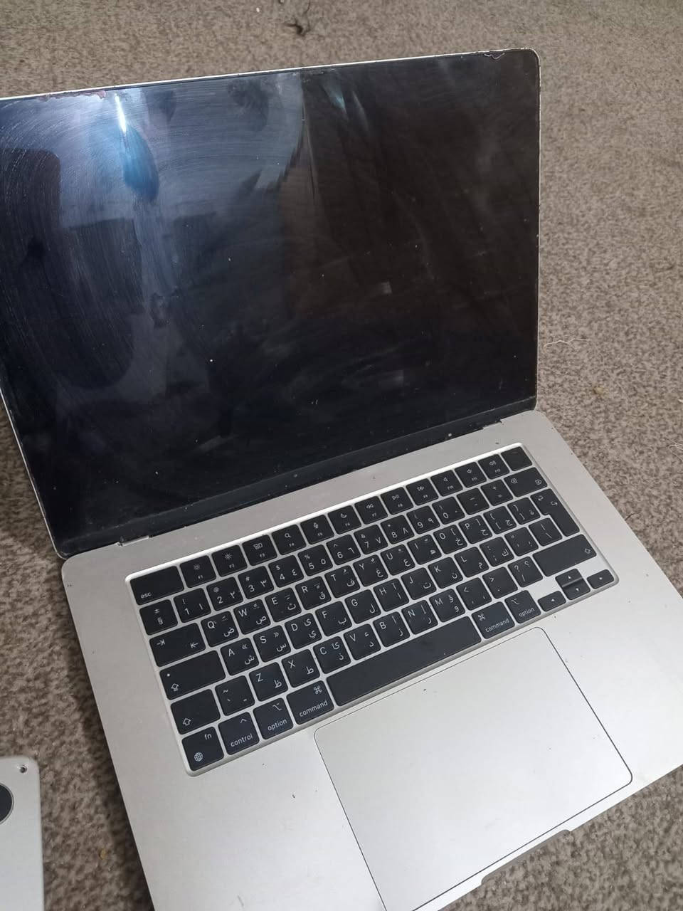 السلام عليكم 
عندي هاي اللابتوب عاطله 
تفيد المصلح والي يريدها يقيم سعرها


**إذا كنت صاحب هذا الإعلان وتريد حذفه لأي سبب، رجاءا أرسل رسالة إلى الدعم الفني**